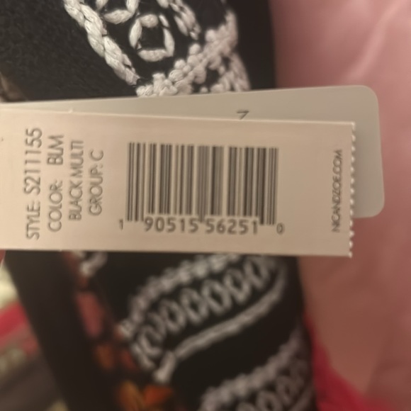 Nic and Zoe - Picture 5 of 5